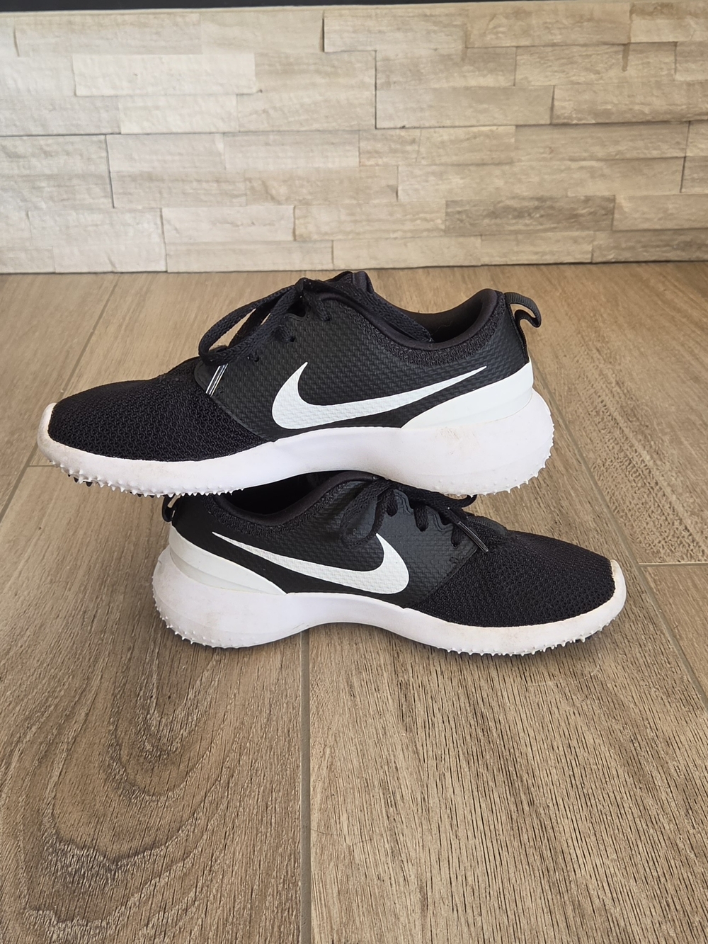 Nike Shoes Youth 4Y Roshe G JR Golf Trainers Sneakers Black Lace Up 909250-001